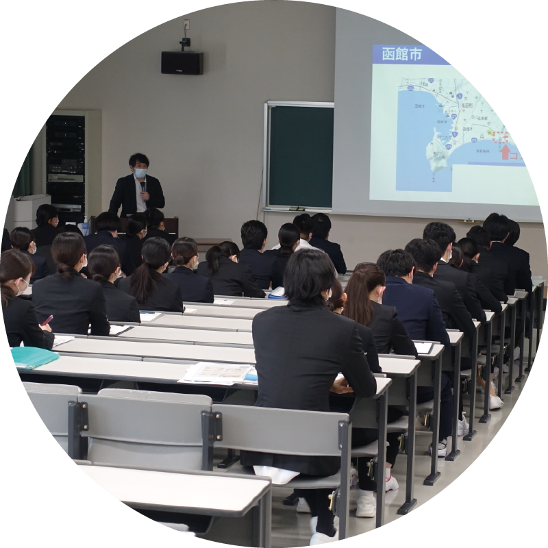全国からの求人と独自の就職説明会で就職率100%